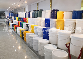 嗯～jbcao视频吉安容器一楼涂料桶、机油桶展区